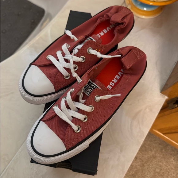 Converse Women’s Shoe Box - Picture 1 of 5